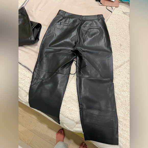 ARITIZIA vegan leather cropped pants - Picture 2 of 2